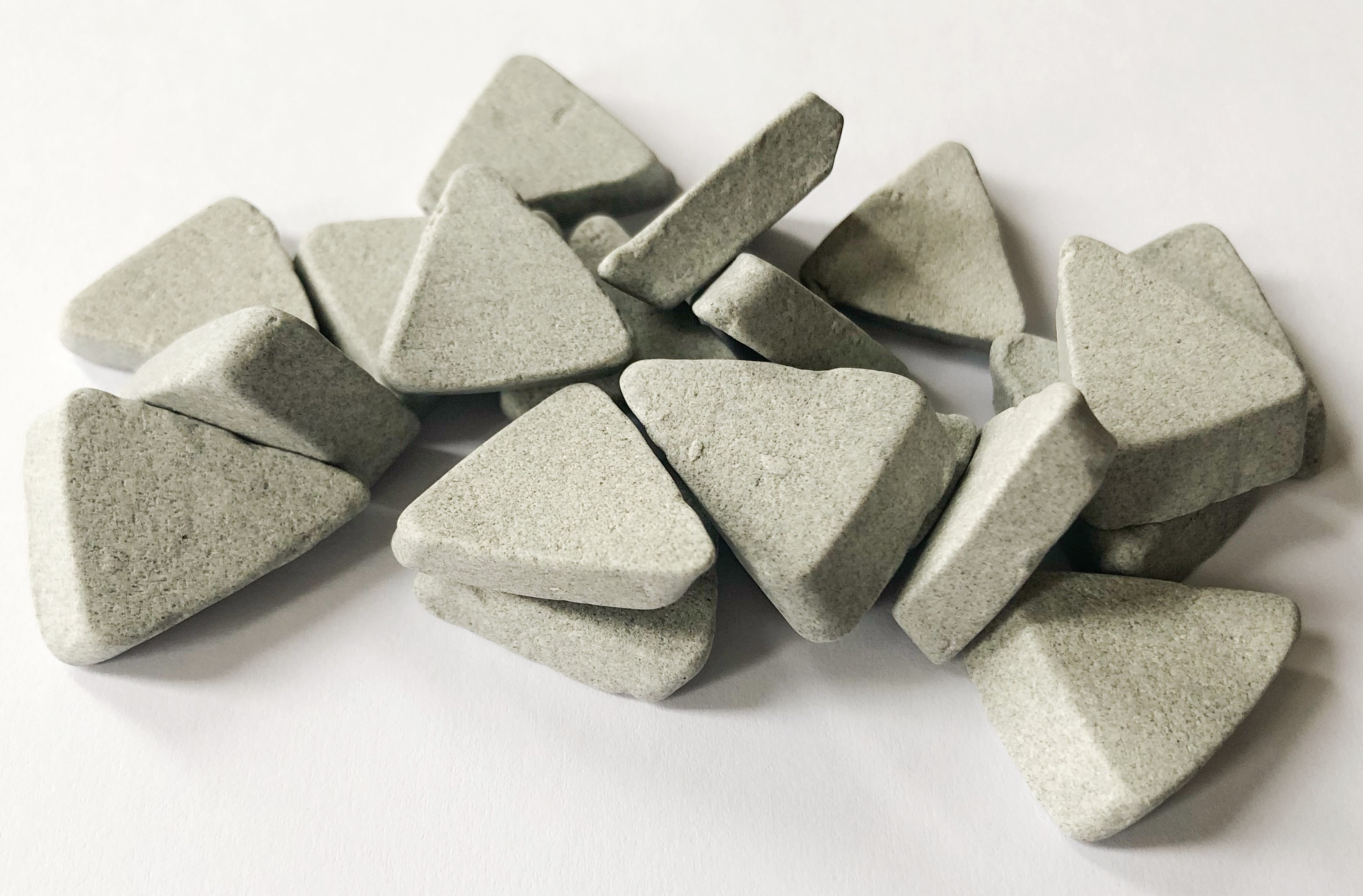 winona-van-norman-ceramic-tumbling-media-flat-triangle-wichita-kansas